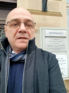 Detektiv Dudzus nach der Gerichtsverhandlung vor dem Amtsgericht Neuruppin